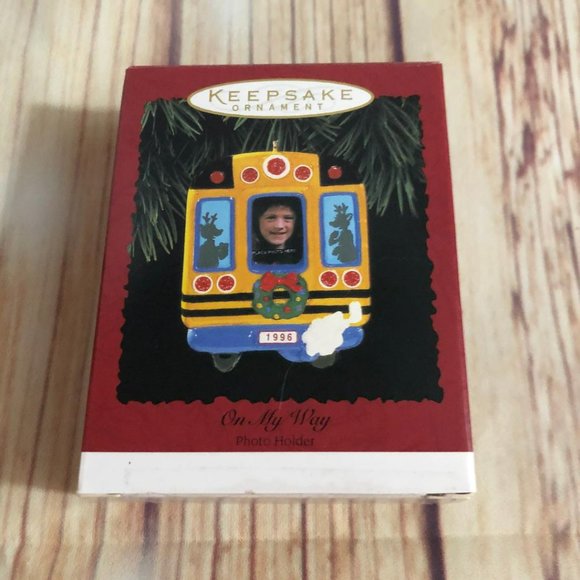 On My Way School Bus Photo Holder Hallmark Christmas Ornament QX5861 1996 DV55 - Picture 6 of 7